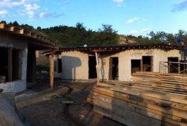 Sat eco in Buzau cu casute din lut