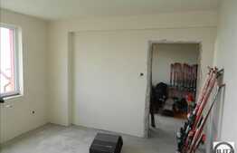 Apartament 4 camere, 130 mp plus 2 balcoane, semifinisat, zona Piata Engels