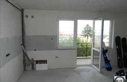 Apartament 4 camere, 130 mp plus 2 balcoane, semifinisat, zona Piata Engels