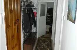 Vanzare apartament cu 3 camere, decomandat, zona OMV