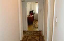 Vanzare apartament cu 3 camere, decomandat, zona OMV