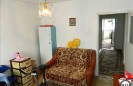 Vanzare apartament cu 3 camere, decomandat, zona OMV