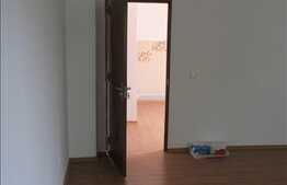 2 camere de vanzare, 70 mp utili, decomandat, loc parcare, zona Kaufland!