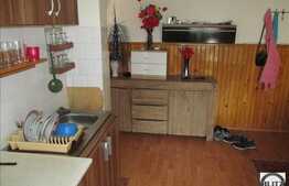 De vanzare 2 camere, decomandat, 52 mp, boxa la subsol, zona Piata Marasti!