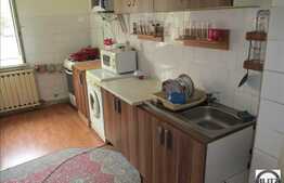 De vanzare 2 camere, decomandat, 52 mp, boxa la subsol, zona Piata Marasti!