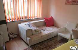 De vanzare 2 camere, decomandat, 52 mp, boxa la subsol, zona Piata Marasti!