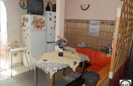 De vanzare 2 camere, decomandat, 52.40 mp, balcon, zona UMF!