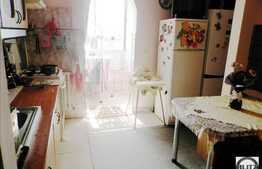 De vanzare 2 camere, decomandat, 52.40 mp, balcon, zona UMF!