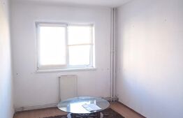 Apartament de 3 camere decomandate, luminos, zona Primaverii