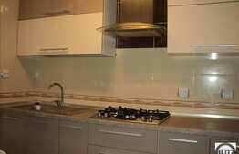 3 camere, 86 mp, decomandat, mobilat modern, zona strazii Zorilor