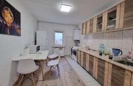 Apartament de 3 camere decomandate, etaj intermediar, parcare, pret negociabil