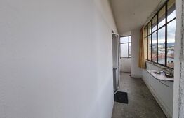 Apartament de 3 camere decomandate, etaj intermediar, parcare, pret negociabil