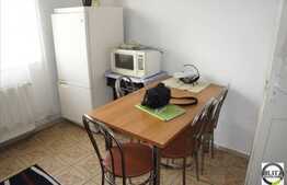 Inchiriere 4 camere, 88 mp utili, zona strazii Republicii, in imobil tip casa