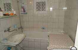 Apartament 2 camere de vanzare, 52 mp utili, zona Profi, cu boxa