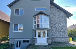 Casa 5 camere, 360 mp, teren 1273 mp, zona parcului Poligon