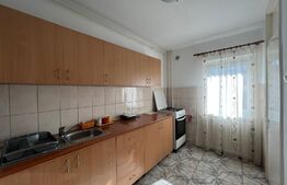 Apartament de 2 camere, decomandat, parcare, zona strazii Plopilor