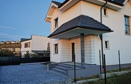 EXCLUSIVITATE ! Casa individuala , 124 mp utili , 940 mp teren, intrare Dezmir