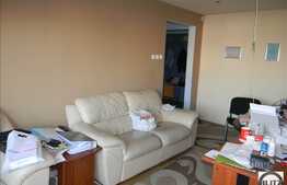 Vanzare 3 camere, zona Spitalului de Recuperare, loc parcare, boxa la subsol