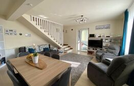 Casa unifamiliala compusa din 2 corpuri, 6 camere, 500 mp teren, Chinteni