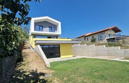 Casa 184 mp , vedere spre Lac, Campenesti