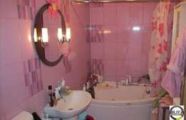 De vanzare 3 camere, cu loc de parcare, zona Polus Center!