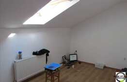 Mansarda cu 129 mp, 4 camere, loc de parcare, zona strazii Eroilor!