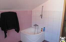 Mansarda cu 129 mp, 4 camere, loc de parcare, zona strazii Eroilor!