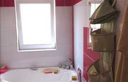 De vanzare 2 camere, 55 mp, decomandat, loc de parcare, zona Florilor!