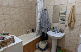 Apartament 2 camere, etaj intermediar, logie si parcare, zona Auchan