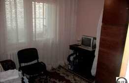 Vanzare 4 camere, 80 mp utili, decomandat, zona P-ta Zorilor, cu boxa si parcare