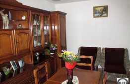 Vanzare 4 camere, 80 mp utili, decomandat, zona P-ta Zorilor, cu boxa si parcare