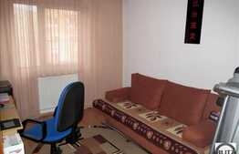 Vanzare 4 camere, 80 mp utili, decomandat, zona P-ta Zorilor, cu boxa si parcare