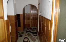 Vanzare 4 camere, 80 mp utili, decomandat, zona P-ta Zorilor, cu boxa si parcare