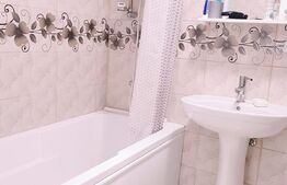 Apartament 3 camere, 2 bai 65 mp,etaj intermediar, parcare, zona Terra