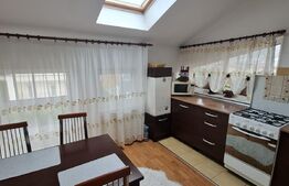 Apartament mobilat si utilat, 3 camere decomandate, parcare, zona Terra