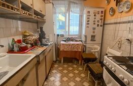 Apartament 3 camere, balcon, 56 mp utili, etaj 1/4, zona Piața Abator