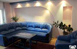 Apartament de vanzare, 4 camere, etaj intermediar, zona Piata Zorilor