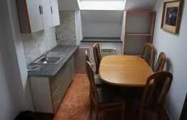 Casa de 520 mp, curte privata, locuri de parcare, zona Centrala