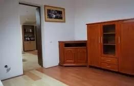 Casa de 520 mp, curte privata, locuri de parcare, zona Centrala