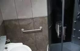 Casa de 520 mp, curte privata, locuri de parcare, zona Centrala