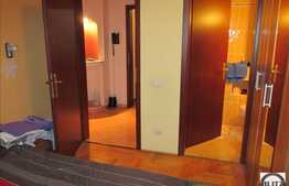 Vanzare 3 camere, decomandat, 78 mp, boxa la subsol,etaj intermediar, zona BRD!