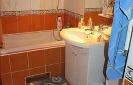 Vanzare 3 camere, decomandat, 78 mp, boxa la subsol,etaj intermediar, zona BRD!