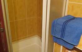 Vanzare 3 camere, decomandat, 78 mp, boxa la subsol,etaj intermediar, zona BRD!