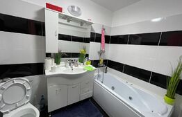 Apartament 2 camere, decomandat, balcon, parcare, zona VIVO