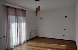 Casa cu 5 camere, 240 mp teren, zona Piata 14 Iulie