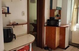 Apartament de 3 camere, 65 mp, logie, etaj 1/4 , zona Primaverii