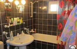 Vanzare 3 camere, 82 mp, 2 balcoane, garaj, loc parcare, boxa, zona linistita!