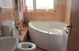 De vanzare 4 camere, 117 mp,  E+M, scara interioara, 1 garaj, zona linistita!