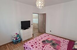 Apartament semidecomandat, 2 camere, balcon inchis, etaj intermediar, zona Stejarului