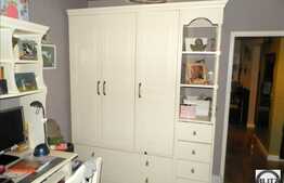 Zona Golden Tulip, apartament de vanzare 4 camere, recent renovat. Boxa inclusa!